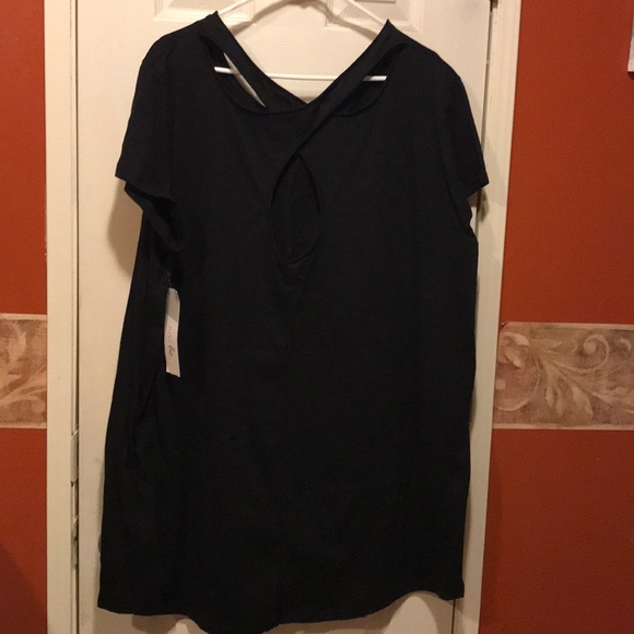 Trendy keyhole women’s black gown - Picture 4 of 5